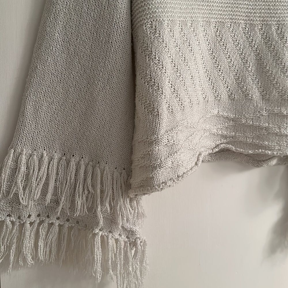NWOT RARE Revolve John + Jenn Cream Turtleneck Fringe Sleeve Sweater Size M - Picture 8 of 15